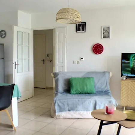 Apartment The 2 Bedroom With Balcony - Near Park *