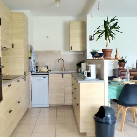 Apartment The 2 Bedroom With Balcony - Near Park *